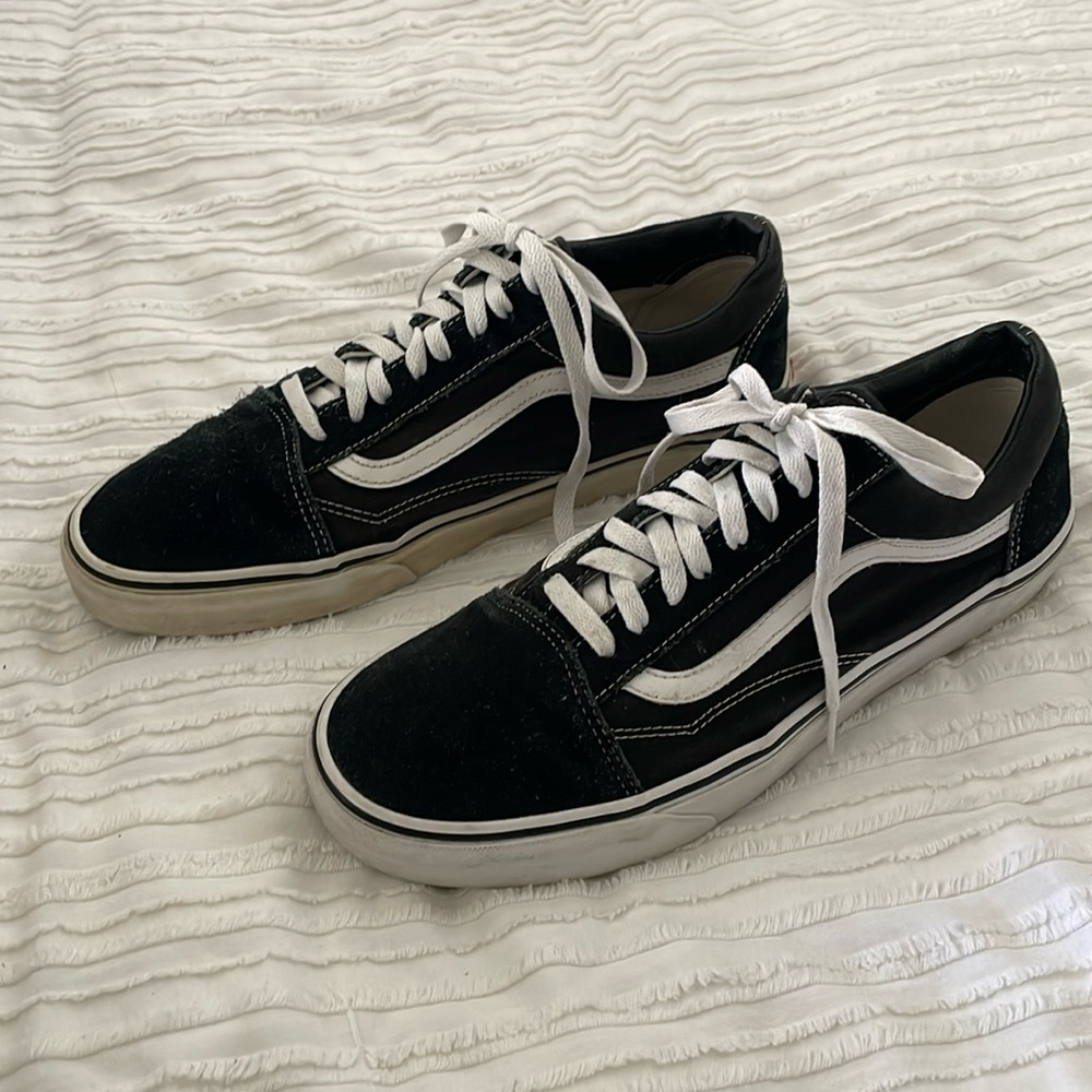 VANS “Old Skool” Black and White Shoes